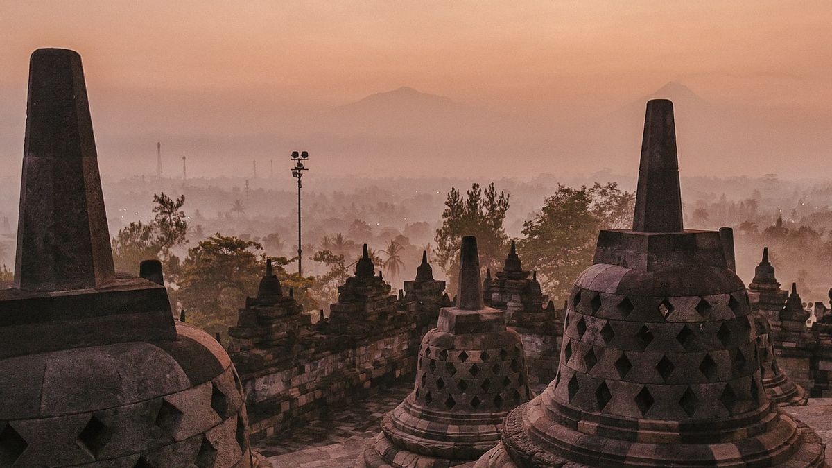 Many Things Change For Tourists To Go Up To Borobudur Temple Later