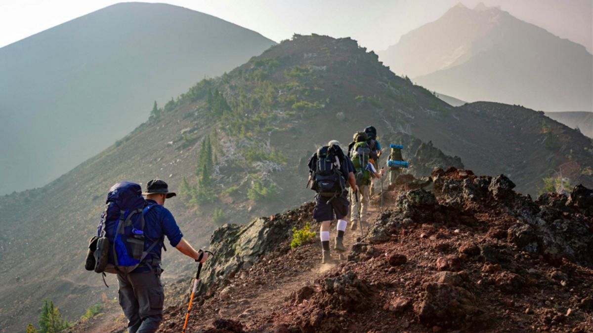 中国の女性が登山のために友達を雇うトレンド、シャンプーなら価格はより高価です