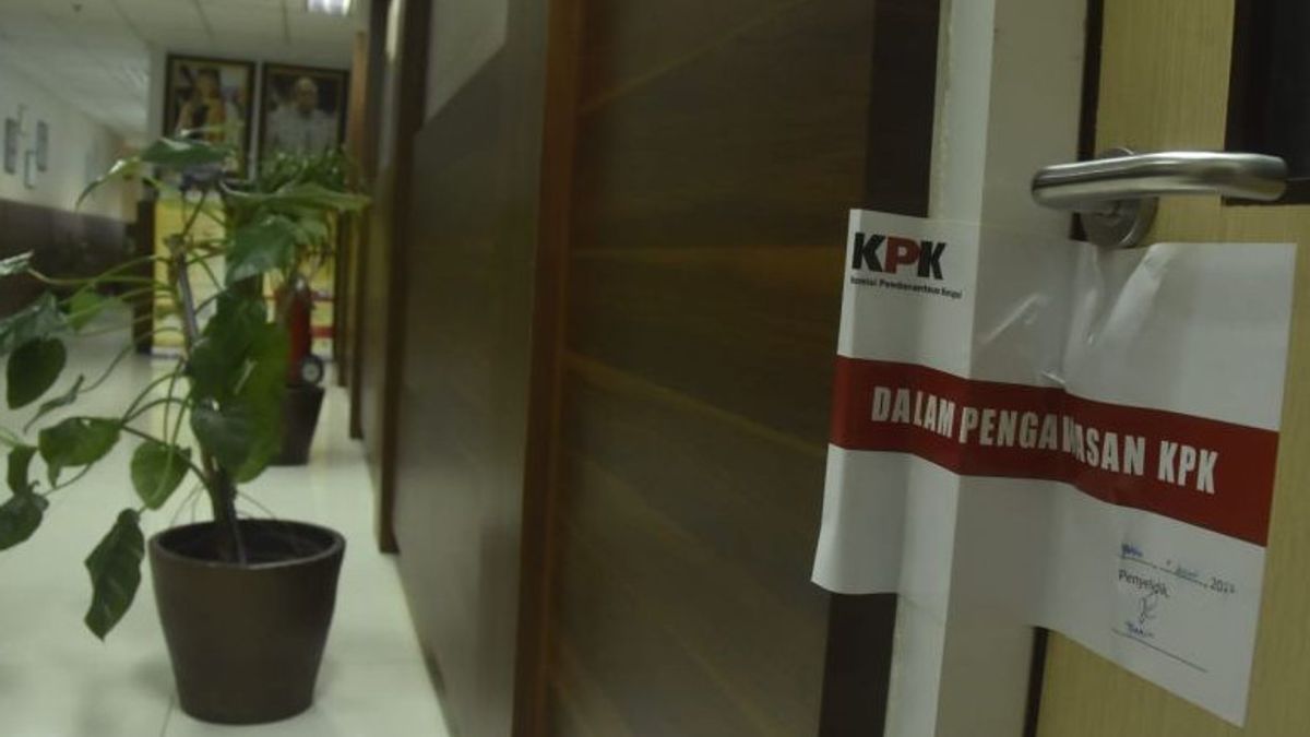 The Office Of The Head Of Settlement And Land Affairs Office Of Bekasi City Is Sealed By The KPK