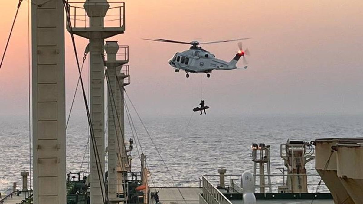 Terkena Serangan Jantung di Laut Arab, Awak Kapal Kargo Asal Polandia Ini Diselamatkan Polisi Dubai
