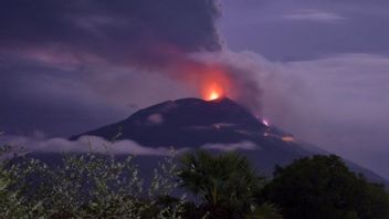 レンバタ摂政政府は住民に火山の頂上からの地すべりに注意するよう促す
