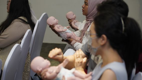 Lactation Education Emphasizes the Role of Mental and Nutrition for Breastfeeding Mothers