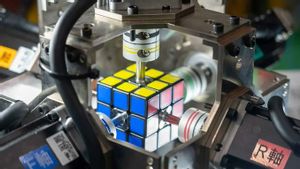 로봇이 세계 기록을 깨다: 0.305초 안에 루빅스 큐브 풀기