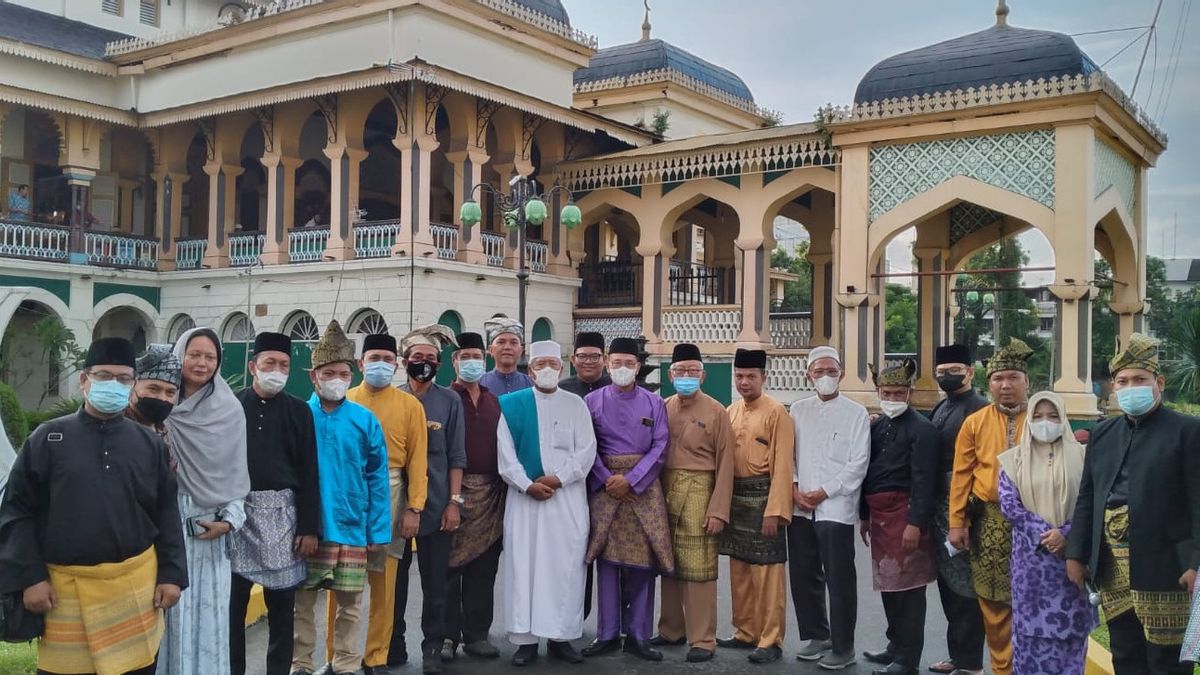 Malay Society Asks Bobby Nasution To Cancel ASN Policy On Wearing Traditional Clothes