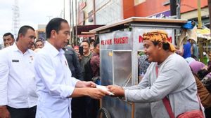 Jokowi Cek Harga Bahan Pangan di Pasar Purwodadi Bengkulu