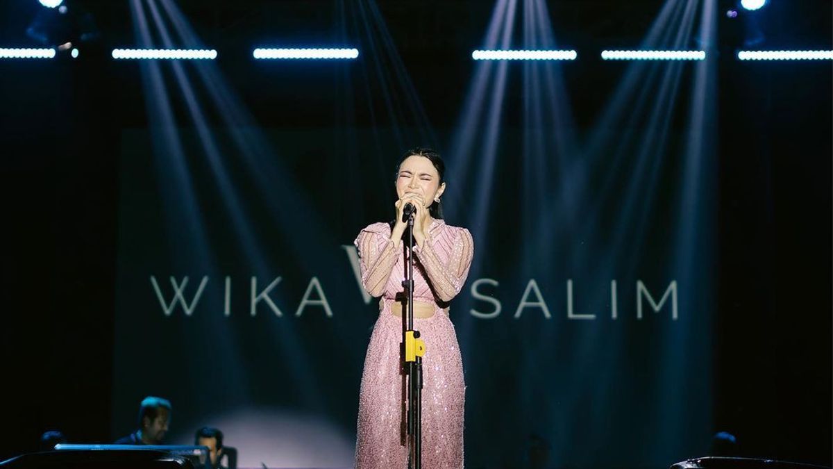 Touched To Be Able To Appear In Front Of Jokowi, Wika Salim Remembers Singing On A Motorbike