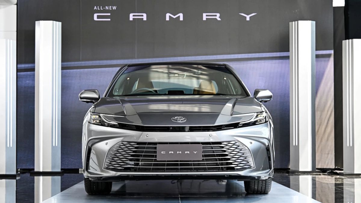 Toyota All New Camry Hybrid Meluncur di Thailand, Segini Harganya