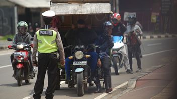 Délinquants De La Circulation à Jakarta Seront Penned