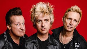 Makna Lagu <i>Last Night On Earth</i> yang Dibawakan Green Day