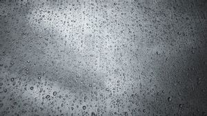 Hujan Es Disertai Angin juga Melanda Gambiran Banyuwangi
