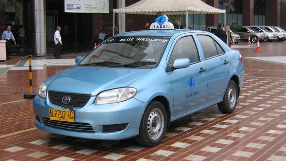 Blue Bird Taxi Company Owned By Purnomo Prawiro Conglomerate Wins Award At Asia Level