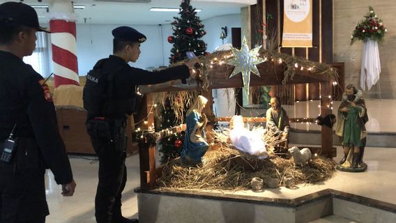 Entering The 2022 Christmas Mass, The Police Implemented A Bomb Disposal Of Sterilization Of The Church In Tangerang City