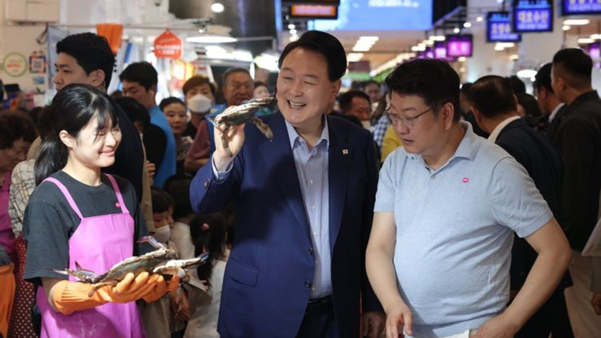 President Yoon Invites His Staff To Eat Seafood Amid The Controversy Of PLTN Fukushima Waste Release