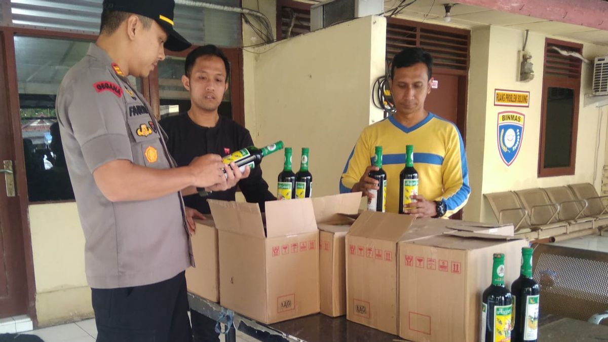 Selling Basic Food Is Only Anomalous, A 61-YEAR-OLD Man In Cilegon Turns Out To Be Selling Alcohol