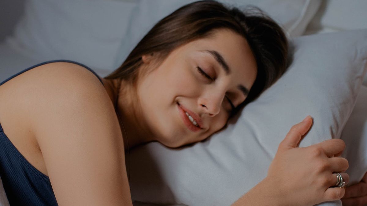 Jangan Kurang atau Kebanyakan, Peneliti Menemukan Durasi Tidur Ideal Usia Paruh Baya