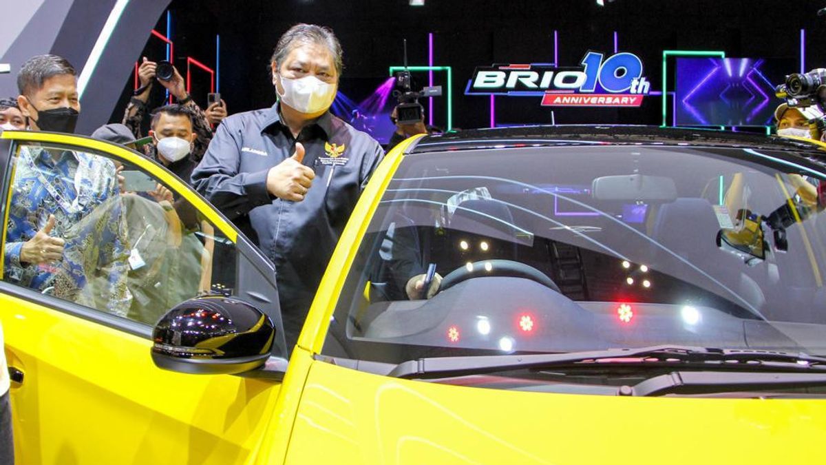 Coordinating Minister Airlangga Happy That Electric Cars Are Increasingly At GIIAS 2022