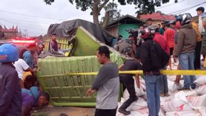 7 Kendaraan Kecelakaan Beruntun di Jalur Bukittinggi-Padang, Satu Orang Tewas