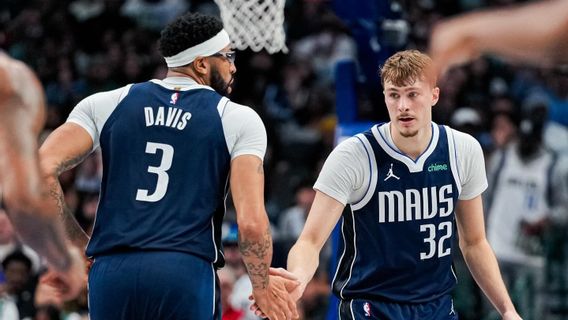 쿠퍼 플래그는 NBA 역사를 기록하고 51점을 득점한 최연소 선수가 됐다.