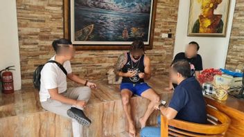 Bali Immigration Arrests Algerian Foreigners For Making Troubles, Eating At Warung Pays As Much As Your Heart