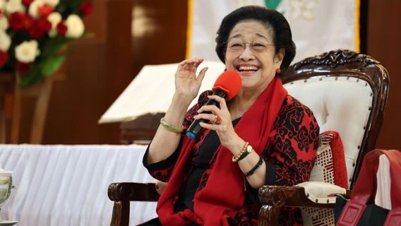 Megawati demande des améliorations au système ferroviaire indonésien