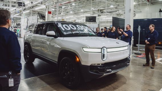 Rivian Melaju Kencang、100,000ユニットの生産、新型電気自動車の68,000の予約