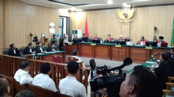 4 Bribery Of Inactive North Maluku Governor Abdul Gani Kasuba Undergoes First Trial, 2 Defendants File Exceptions
