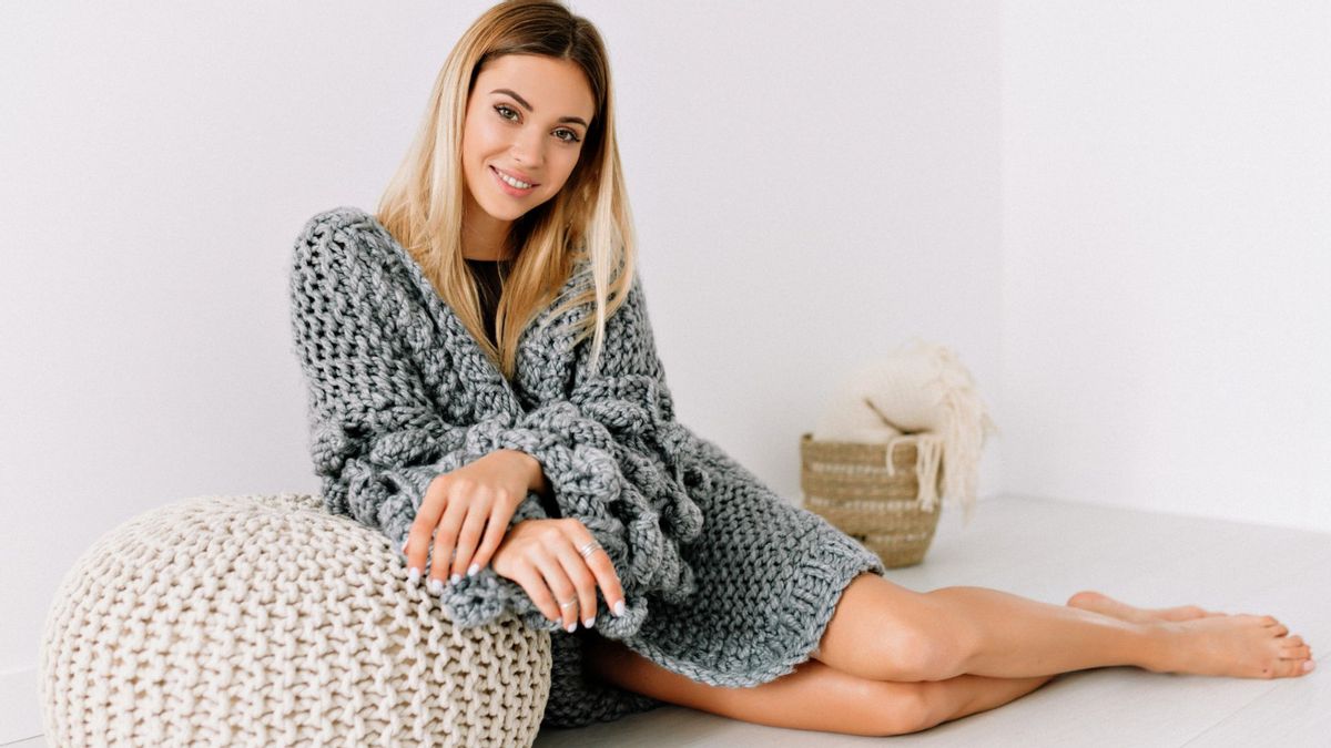 Biar Terlihat Selalu Baru, Ikuti 6 Tips Merawat Sweater Rajut