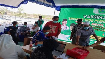 In Pamekasan, Drivers Without A COVID-19 Vaccine Card Are Raided