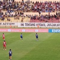 Semen Padang Tumbang Lewat Tendangan Penalti Ze Valente PSIM
