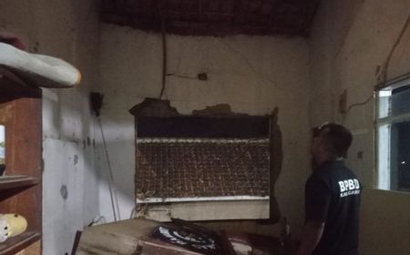 Diterjang Angin Kencang, Puluhan Rumah Rusak di Bogor dan Pesawaran