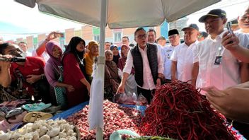Trade Minister Zulhas Claims Prices Of Basic Goods Are Stable To Tend To Decrease