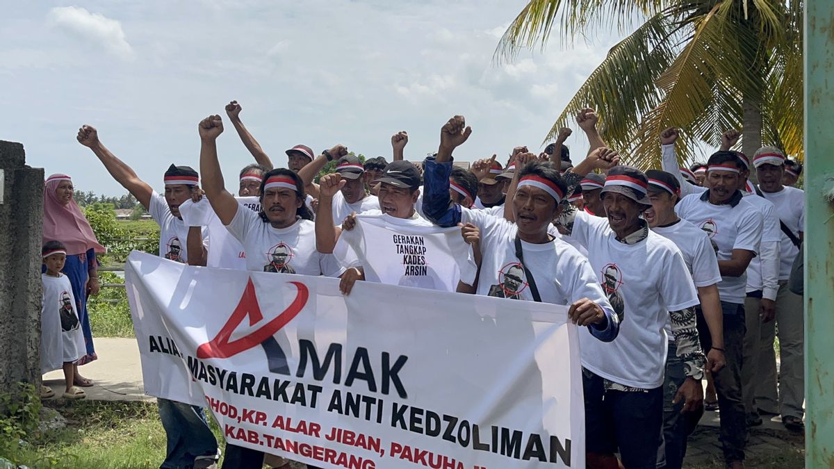 Aksi Massa Mengaku Dikepung Preman Suruhan Kades Kohod Arsin