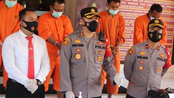Polisi Tangkap 22 Pembuat-Pengguna Surat Vaksin Palsu di Karangasem, Bali