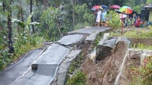 Jalan Penghubung Antar-Dusun di Purbalingga Putus Diterjang Longsor