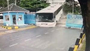 Tragis, ‘Pak Ogah’ Tewas Seketika Dihantam Bus Kecepatan Tinggi Tanpa Rem
