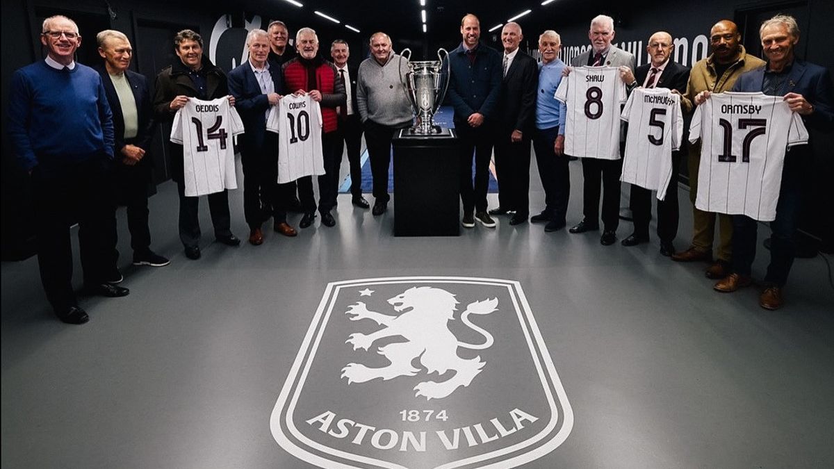 Prince William Participates In Celebration To Celebrate Aston Villa's Victory Over Bayern Munich