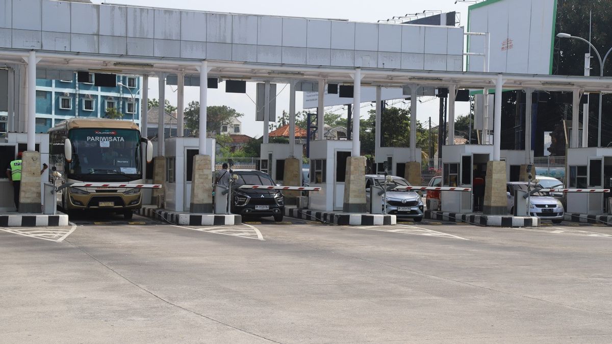 ングラライ空港、新しい駐車サービス、非現金および独立した取引を実施