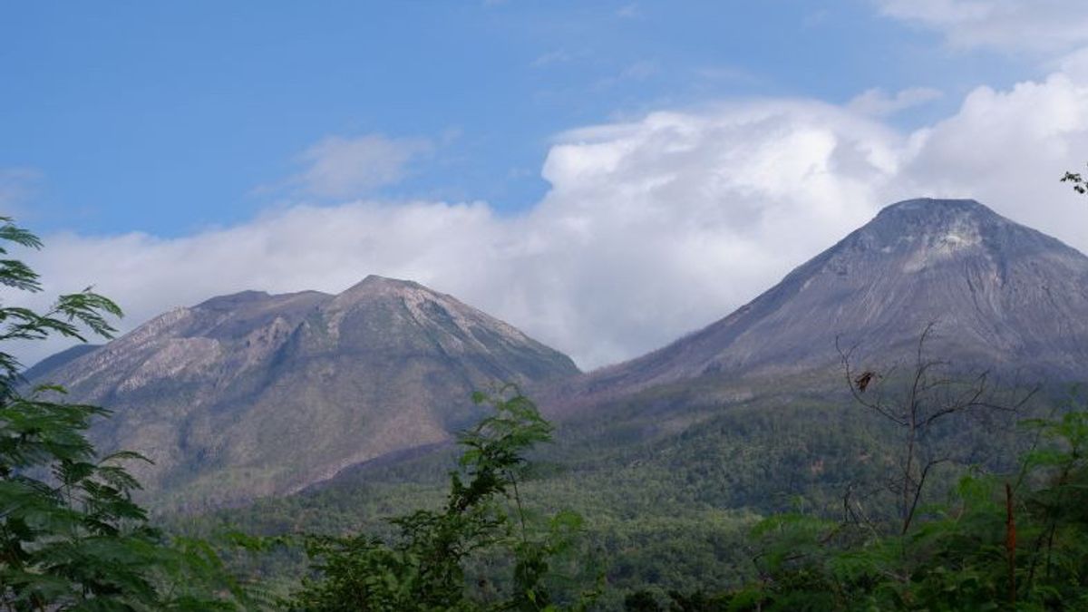 L'éruption du mont Lewotobi pendant 13 minutes