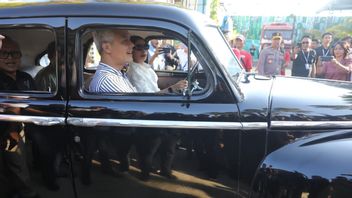 Ganjar Pranowo Diantar Mobil Bersejarah Fatmawati Soekarno di Bali