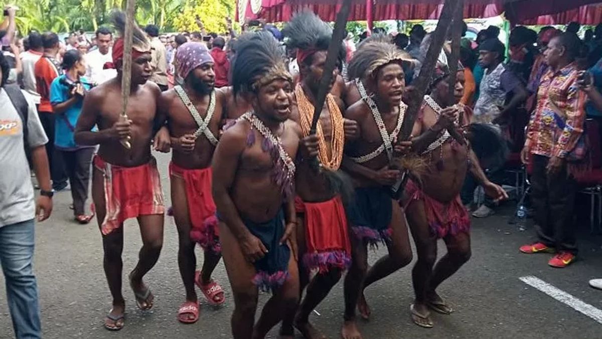 The Ministry Of Environment And Forestry The Role Of The Indigenous Peoples Of West Papua Is Important In The Action To Reduce Greenhouse Gas Emissions