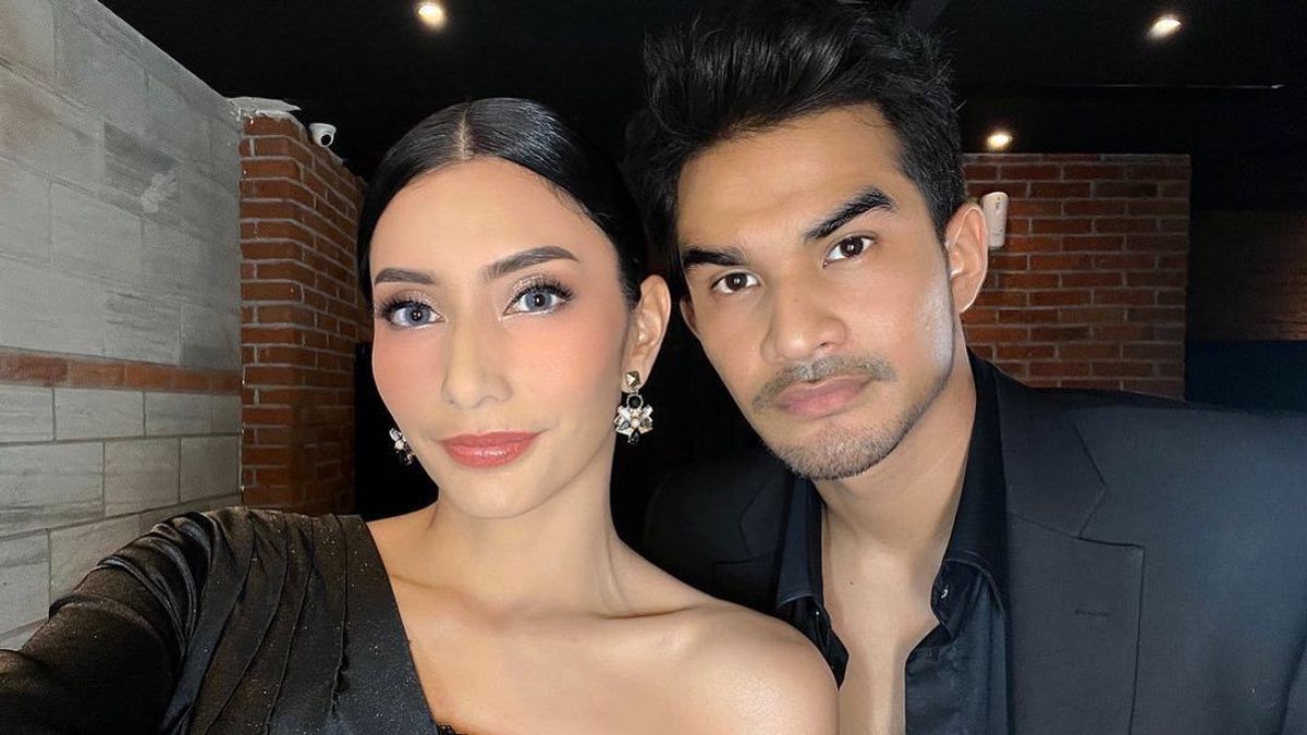 Tyas Mirasih And Tengku Tezi Kiss Each Other's Breasts, Warganet: Gossip Is A Delayed Fact