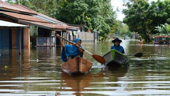 740 High School Students - SMK In West Kalimantan Who Have Been Affected By The Floods Have Been Closed Since October 9