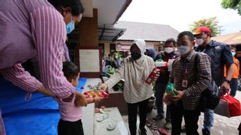The Ministry Of Social Affairs Ensures The Food Needs Of Semeru Refugees Are Fulfilled
