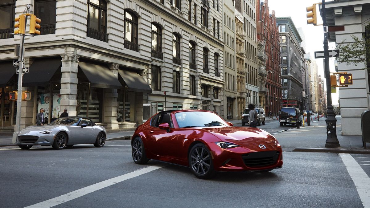 Dari Hiroshima ke Seluruh Dunia: Kisah di Balik Warna Merah Membara Mazda yang Ikonis