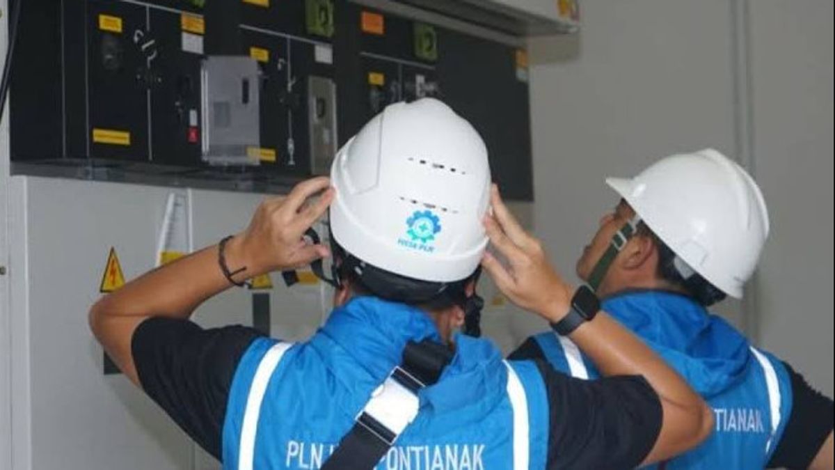 PLN Salurkan Bantuan Pasang Listrik Gratis 2.821 Keluarga Prasejahtera di Seluruh Indonesia