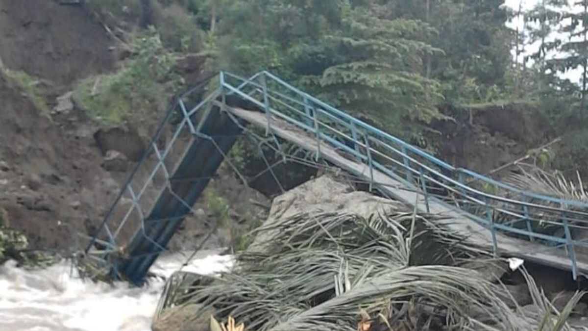 2 Jembatan di Cianjur Putus Diterjang Arus Sungai
