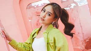 Sisca Saras Presents The Sequel Of Her Love Story In The Love Setara Single