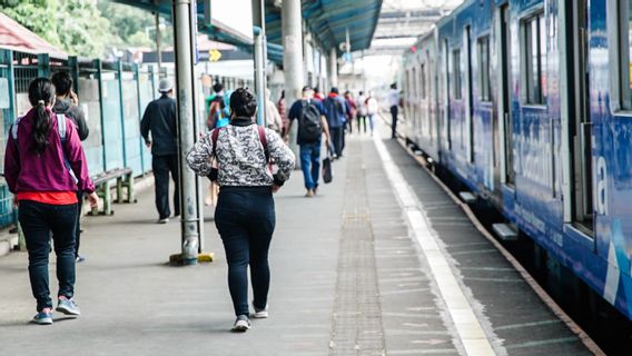 KRL Hanya Beroperasi hingga Pukul 20.00 Mulai Sabtu Ini