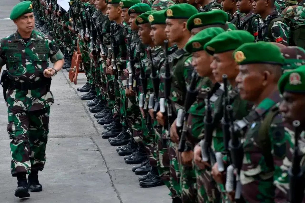 Pourquoi l'uniforme de l'armée latinoise est apparemment historique et destination