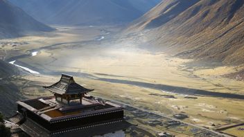 特斯拉在西藏建设太阳能充电站